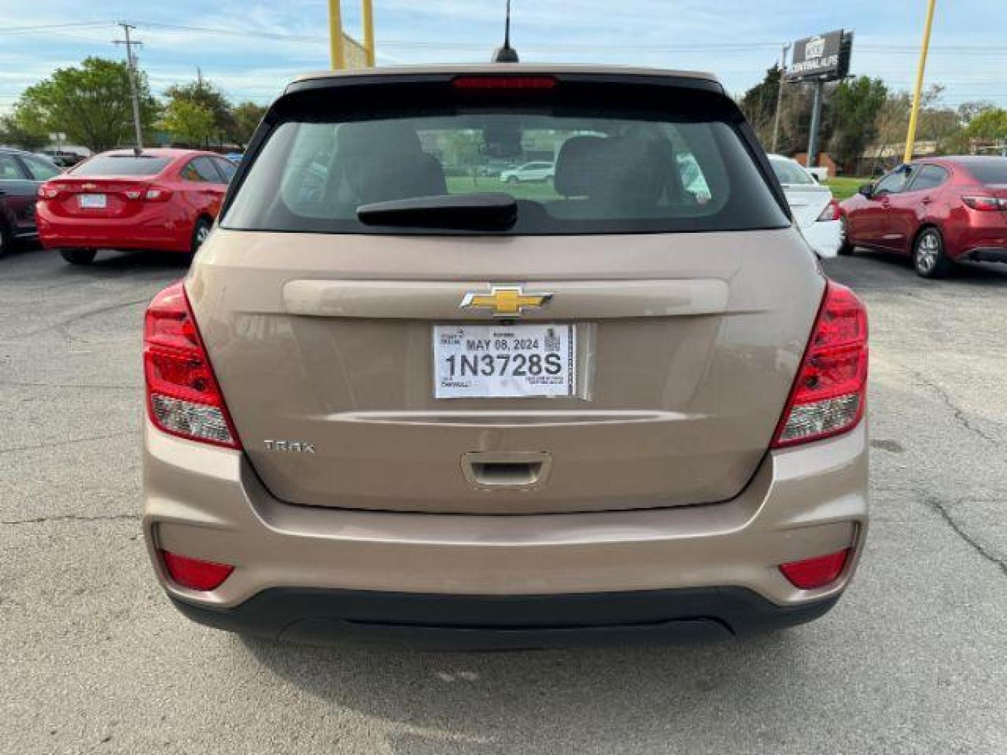 2019 BROWN Chevrolet Trax LS FWD (3GNCJKSB1KL) with an 1.4L L4 DOHC 16V engine, 6-Speed Automatic transmission, located at 2715 W Pioneer Pkwy, Arlington, TX, 76013, (817) 265-9009, 32.710262, -97.153236 - Photo#9