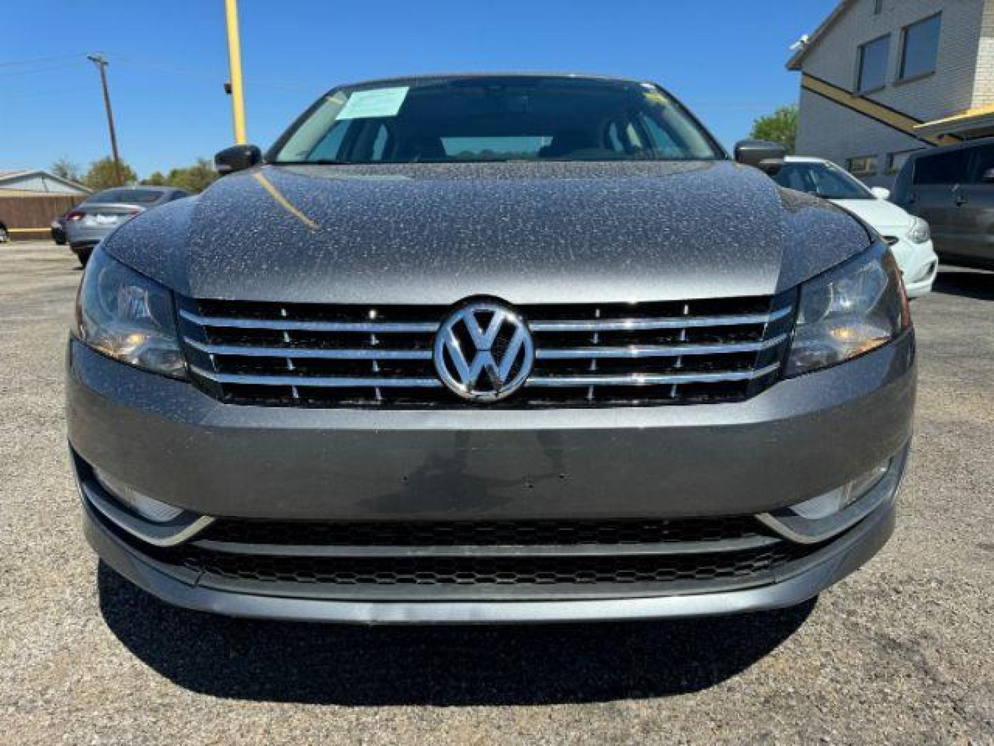 2014 GRAY Volkswagen Passat 1.8T SEL Premium AT PZEV (1VWCT7A36EC) with an 1.8L L4 TURBO DIESEL engine, 6-Speed Automatic transmission, located at 2715 W Pioneer Pkwy, Arlington, TX, 76013, (817) 265-9009, 32.710262, -97.153236 - Photo#4