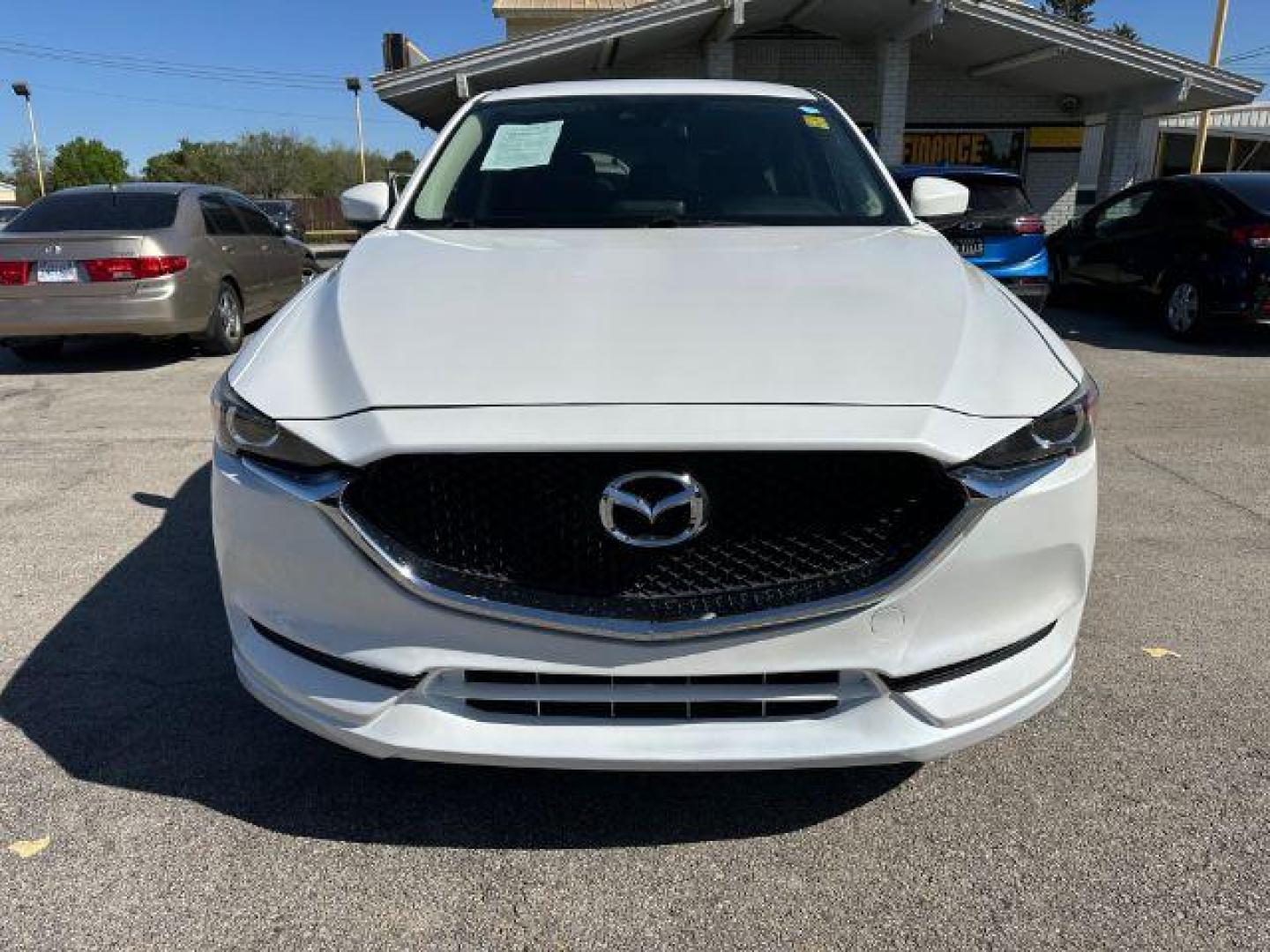 2019 WHITE Mazda CX-5 Sport (JM3KFABM5K0) with an 2.5L L4 DOHC 16V engine, 6-Speed Automatic transmission, located at 2715 W Pioneer Pkwy, Arlington, TX, 76013, (817) 265-9009, 32.710262, -97.153236 - Photo#5