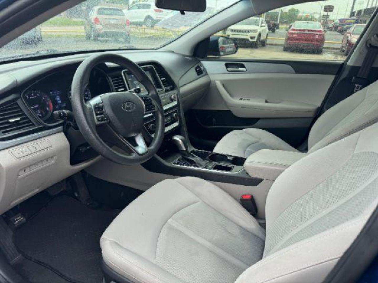 2019 BLUE Hyundai Sonata SE (5NPE24AF6KH) with an 2.4L L4 DOHC 16V engine, 7-Speed Automatic transmission, located at 2715 W Pioneer Pkwy, Arlington, TX, 76013, (817) 265-9009, 32.710262, -97.153236 - Photo#15