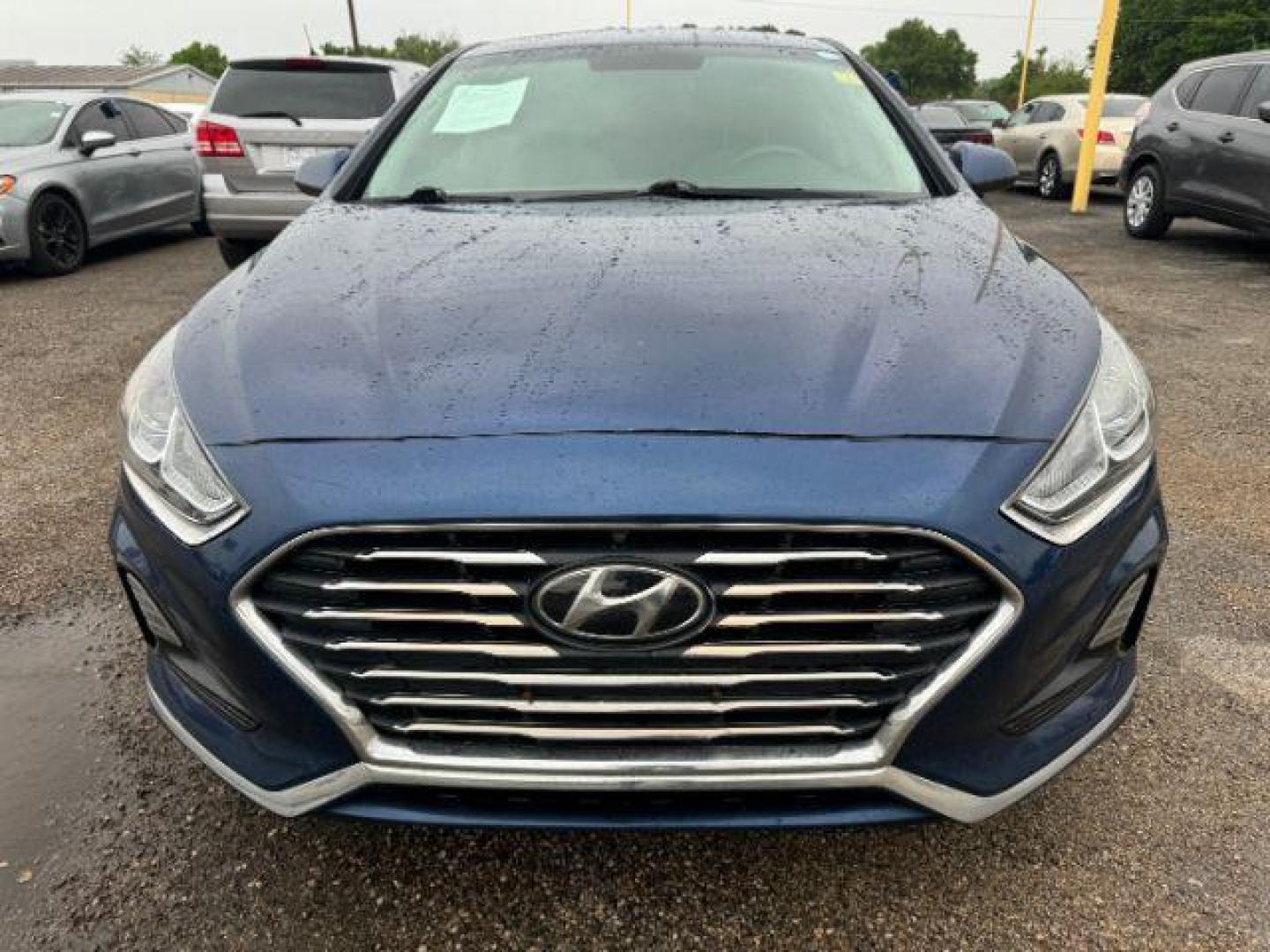 2019 BLUE Hyundai Sonata SE (5NPE24AF6KH) with an 2.4L L4 DOHC 16V engine, 7-Speed Automatic transmission, located at 2715 W Pioneer Pkwy, Arlington, TX, 76013, (817) 265-9009, 32.710262, -97.153236 - Photo#4