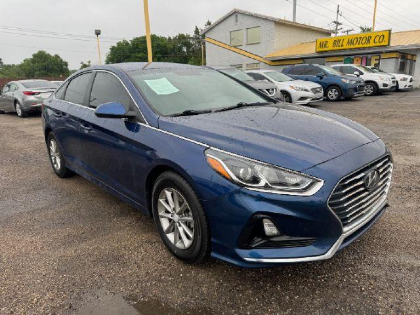 2019 BLUE Hyundai Sonata SE (5NPE24AF6KH) with an 2.4L L4 DOHC 16V engine, 7-Speed Automatic transmission, located at 2715 W Pioneer Pkwy, Arlington, TX, 76013, (817) 265-9009, 32.710262, -97.153236 - Photo#5