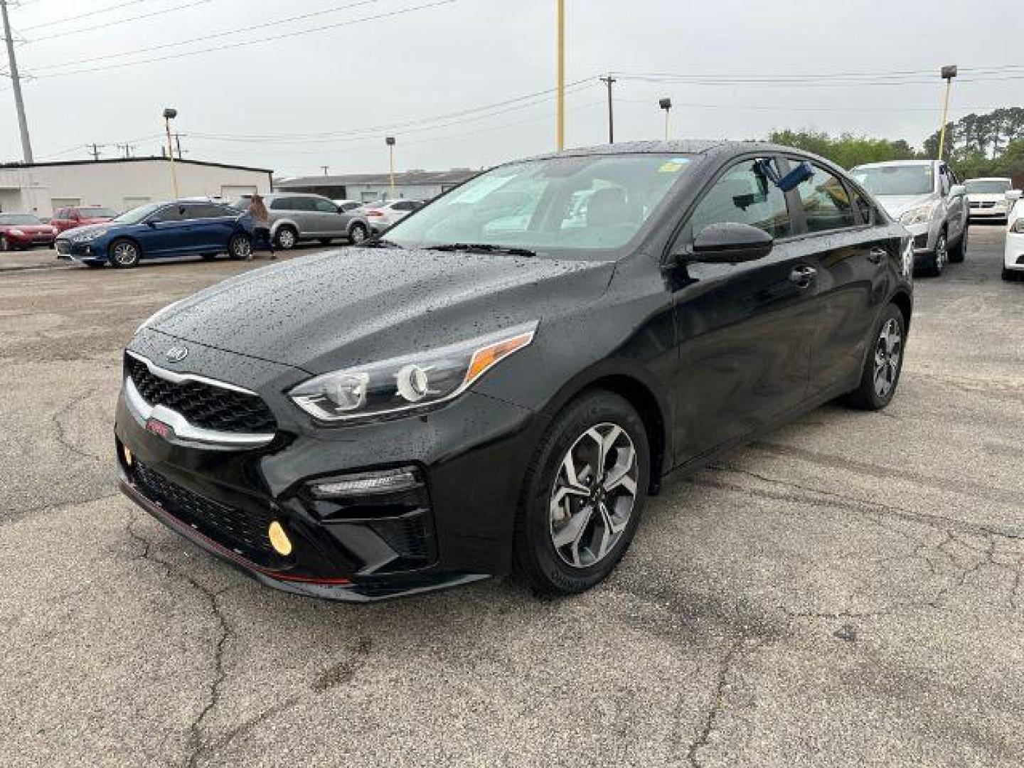 2020 BLACK Kia Forte FE (3KPF24AD4LE) with an 2.0L L4 DOHC 16V engine, Continuously Variable Transmission transmission, located at 2715 W Pioneer Pkwy, Arlington, TX, 76013, (817) 265-9009, 32.710262, -97.153236 - Photo#3