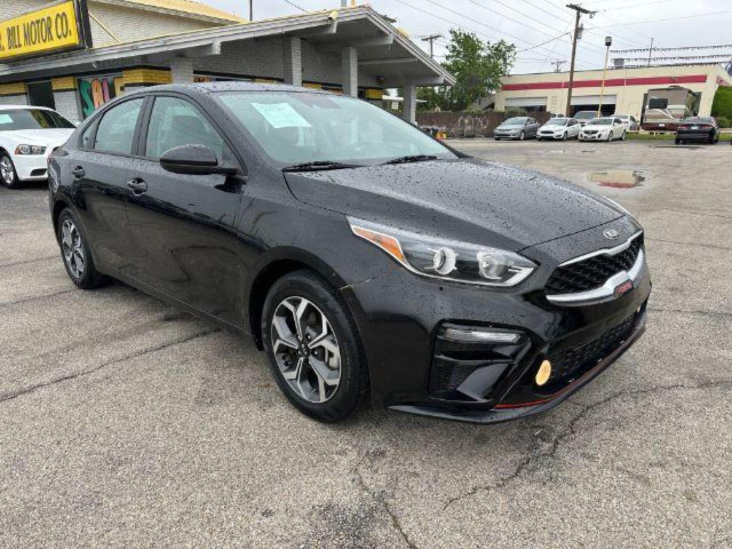 2020 BLACK Kia Forte FE (3KPF24AD4LE) with an 2.0L L4 DOHC 16V engine, Continuously Variable Transmission transmission, located at 2715 W Pioneer Pkwy, Arlington, TX, 76013, (817) 265-9009, 32.710262, -97.153236 - Photo#5