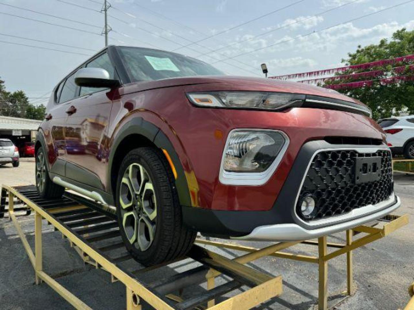 2021 MAROON Kia Soul X-Line (KNDJ23AU1M7) with an 2.0L L4 DOHC 16V engine, Continuously Variable Transmission transmission, located at 2715 W Pioneer Pkwy, Arlington, TX, 76013, (817) 265-9009, 32.710262, -97.153236 - Photo#5