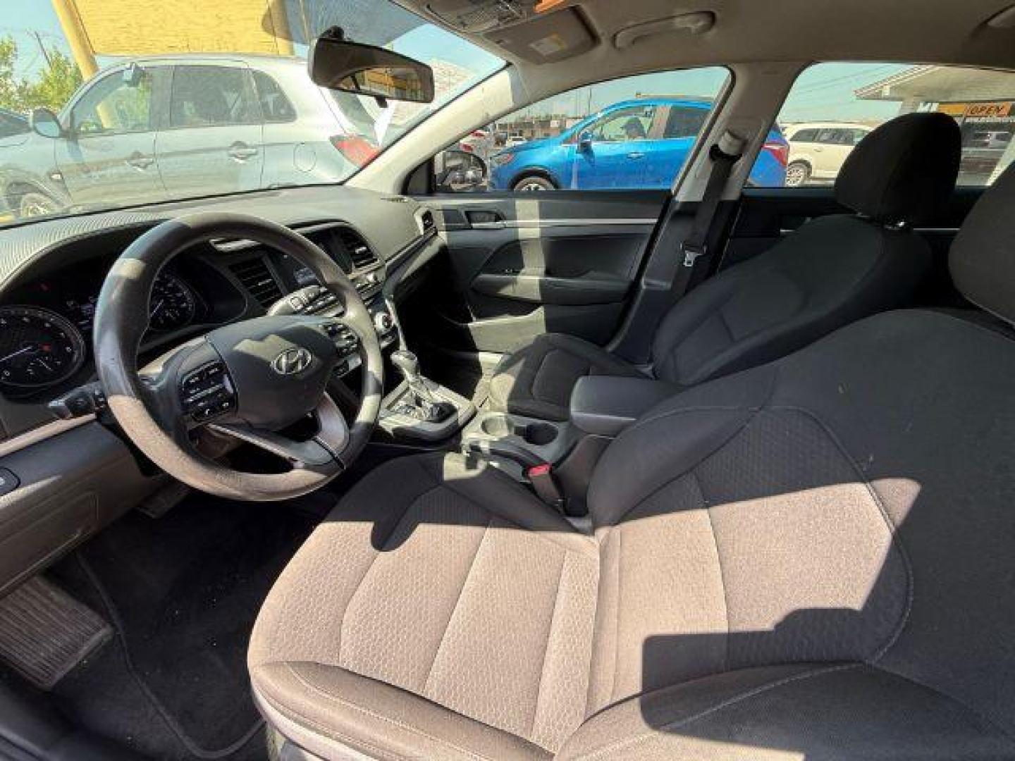 2019 SILVER Hyundai Elantra SE 6AT (5NPD74LF9KH) with an 1.8L L4 DOHC 16V engine, 6-Speed Automatic transmission, located at 2715 W Pioneer Pkwy, Arlington, TX, 76013, (817) 265-9009, 32.710262, -97.153236 - Photo#14