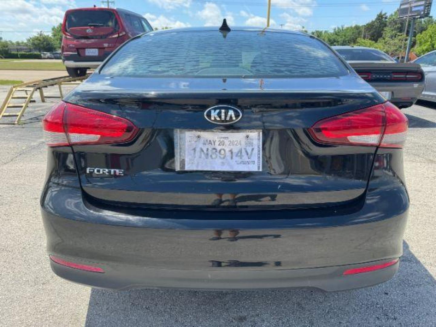 2017 BLACK Kia Forte LX 6A (3KPFK4A77HE) with an 2.0L L4 DOHC 16V engine, 6-Speed Automatic transmission, located at 2715 W Pioneer Pkwy, Arlington, TX, 76013, (817) 265-9009, 32.710262, -97.153236 - Photo#6