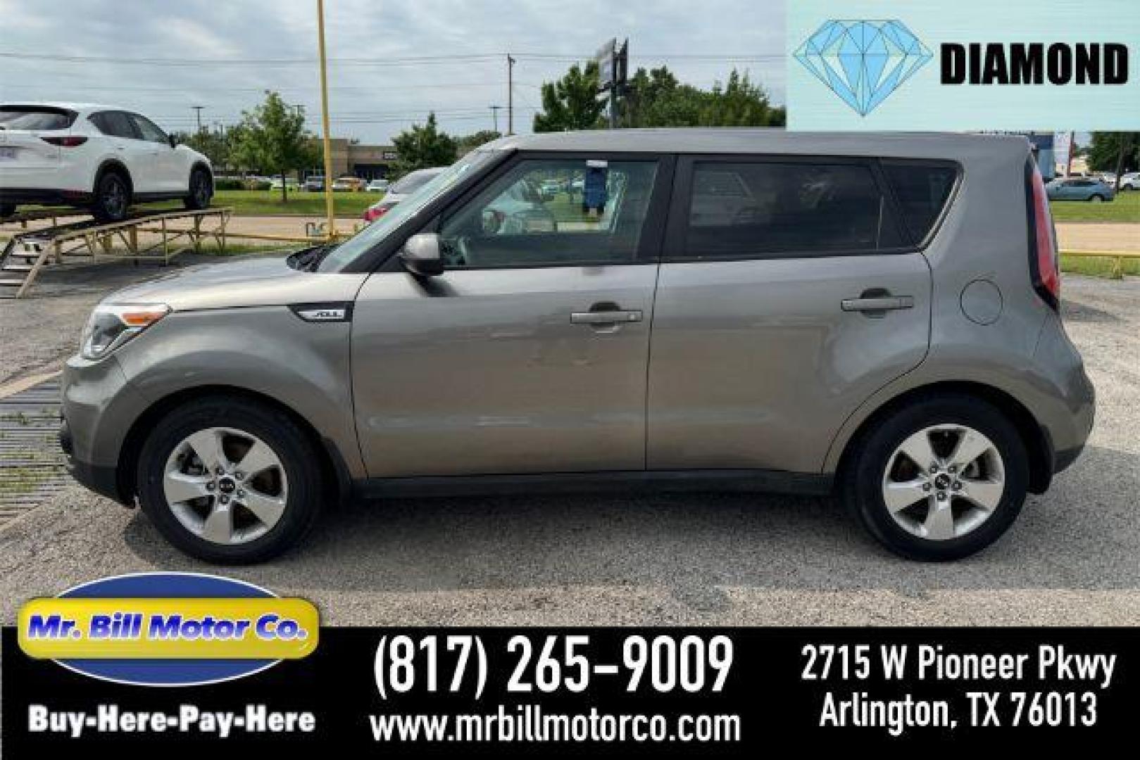 2018 GRAY Kia Soul Base 6A (KNDJN2A27J7) with an 1.6L L4 DOHC 16V engine, 6-Speed Automatic transmission, located at 2715 W Pioneer Pkwy, Arlington, TX, 76013, (817) 265-9009, 32.710262, -97.153236 - Photo#0