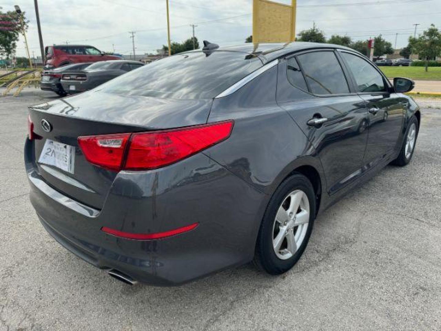 2015 GRAY Kia Optima LX (5XXGM4A76FG) with an 2.4L L4 DOHC 16V engine, 6-Speed Automatic transmission, located at 2715 W Pioneer Pkwy, Arlington, TX, 76013, (817) 265-9009, 32.710262, -97.153236 - Photo#6