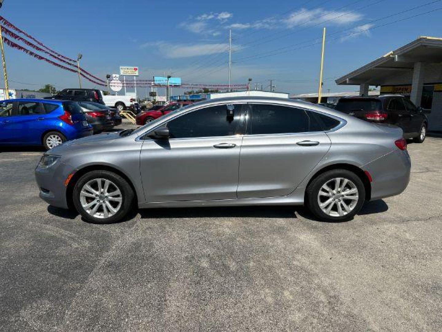 2015 SILVER Chrysler 200 Limited (1C3CCCAB2FN) with an 2.4L L4 DOHC 16V engine, 9-Speed Automatic transmission, located at 2715 W Pioneer Pkwy, Arlington, TX, 76013, (817) 265-9009, 32.710262, -97.153236 - Photo#1