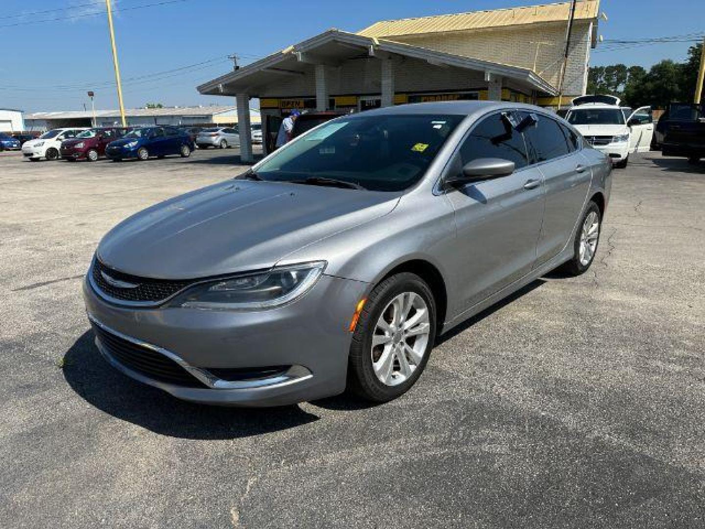 2015 SILVER Chrysler 200 Limited (1C3CCCAB2FN) with an 2.4L L4 DOHC 16V engine, 9-Speed Automatic transmission, located at 2715 W Pioneer Pkwy, Arlington, TX, 76013, (817) 265-9009, 32.710262, -97.153236 - Photo#2