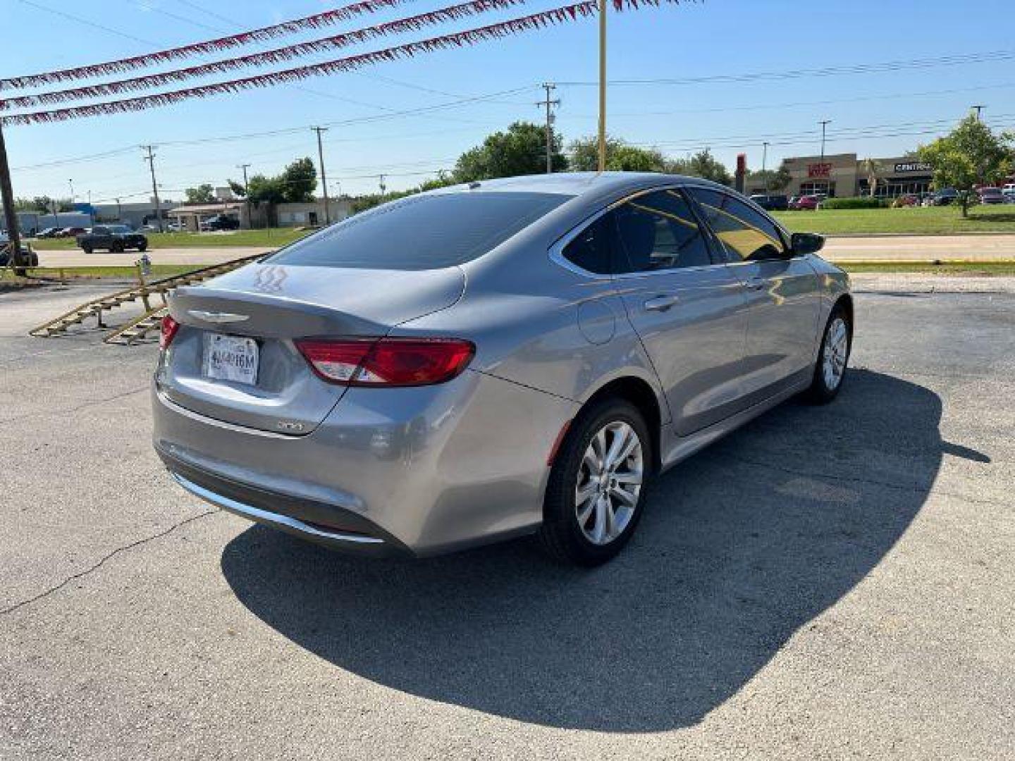 2015 SILVER Chrysler 200 Limited (1C3CCCAB2FN) with an 2.4L L4 DOHC 16V engine, 9-Speed Automatic transmission, located at 2715 W Pioneer Pkwy, Arlington, TX, 76013, (817) 265-9009, 32.710262, -97.153236 - Photo#6