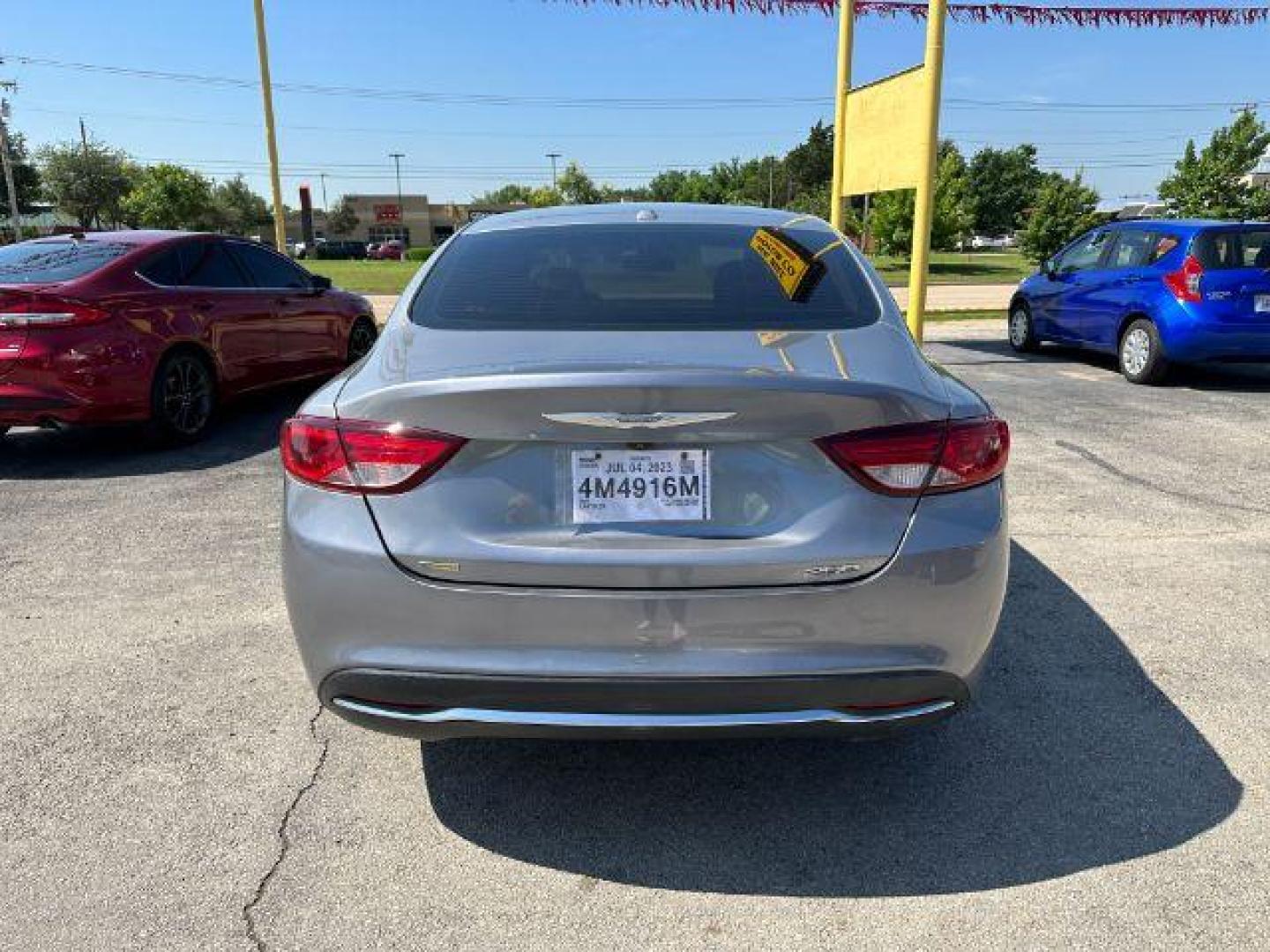 2015 SILVER Chrysler 200 Limited (1C3CCCAB2FN) with an 2.4L L4 DOHC 16V engine, 9-Speed Automatic transmission, located at 2715 W Pioneer Pkwy, Arlington, TX, 76013, (817) 265-9009, 32.710262, -97.153236 - Photo#7