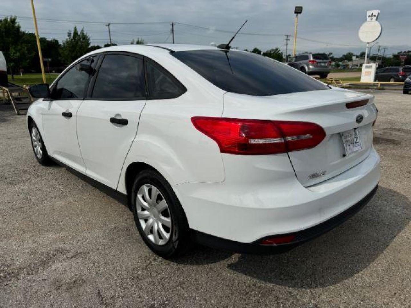 2018 WHITE Ford Focus S Sedan (1FADP3E2XJL) with an 2.0L L4 DOHC 16V engine, stand transmission, located at 2715 W Pioneer Pkwy, Arlington, TX, 76013, (817) 265-9009, 32.710262, -97.153236 - Photo#9