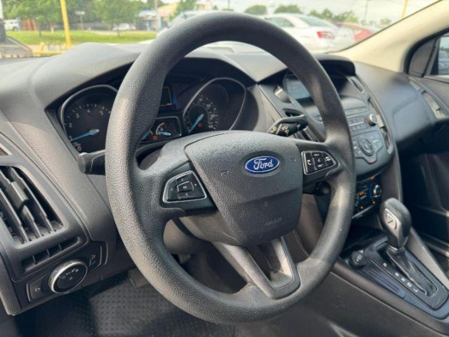 2018 WHITE Ford Focus S Sedan (1FADP3E2XJL) with an 2.0L L4 DOHC 16V engine, stand transmission, located at 2715 W Pioneer Pkwy, Arlington, TX, 76013, (817) 265-9009, 32.710262, -97.153236 - Photo#15