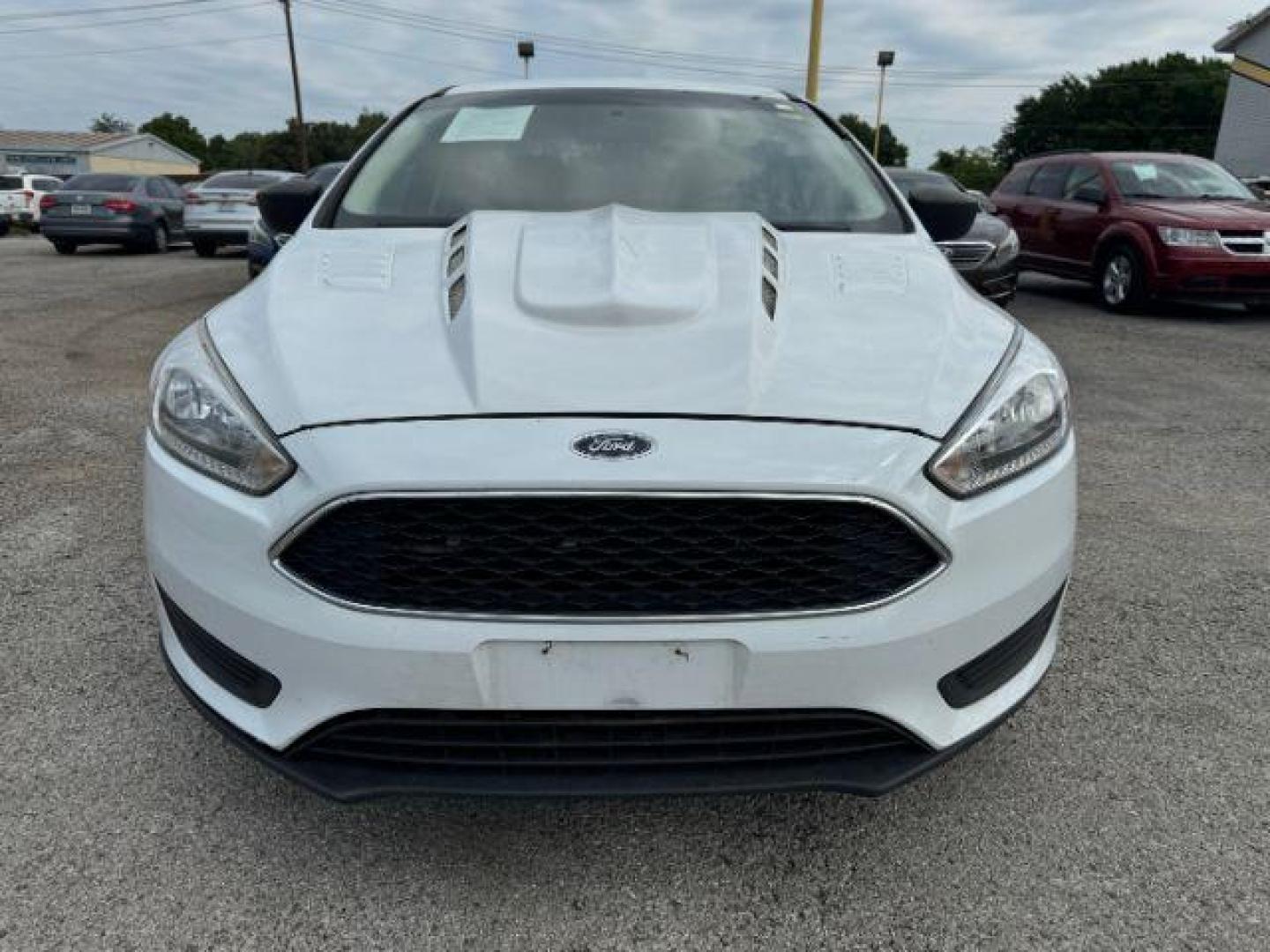 2018 WHITE Ford Focus S Sedan (1FADP3E2XJL) with an 2.0L L4 DOHC 16V engine, stand transmission, located at 2715 W Pioneer Pkwy, Arlington, TX, 76013, (817) 265-9009, 32.710262, -97.153236 - Photo#4