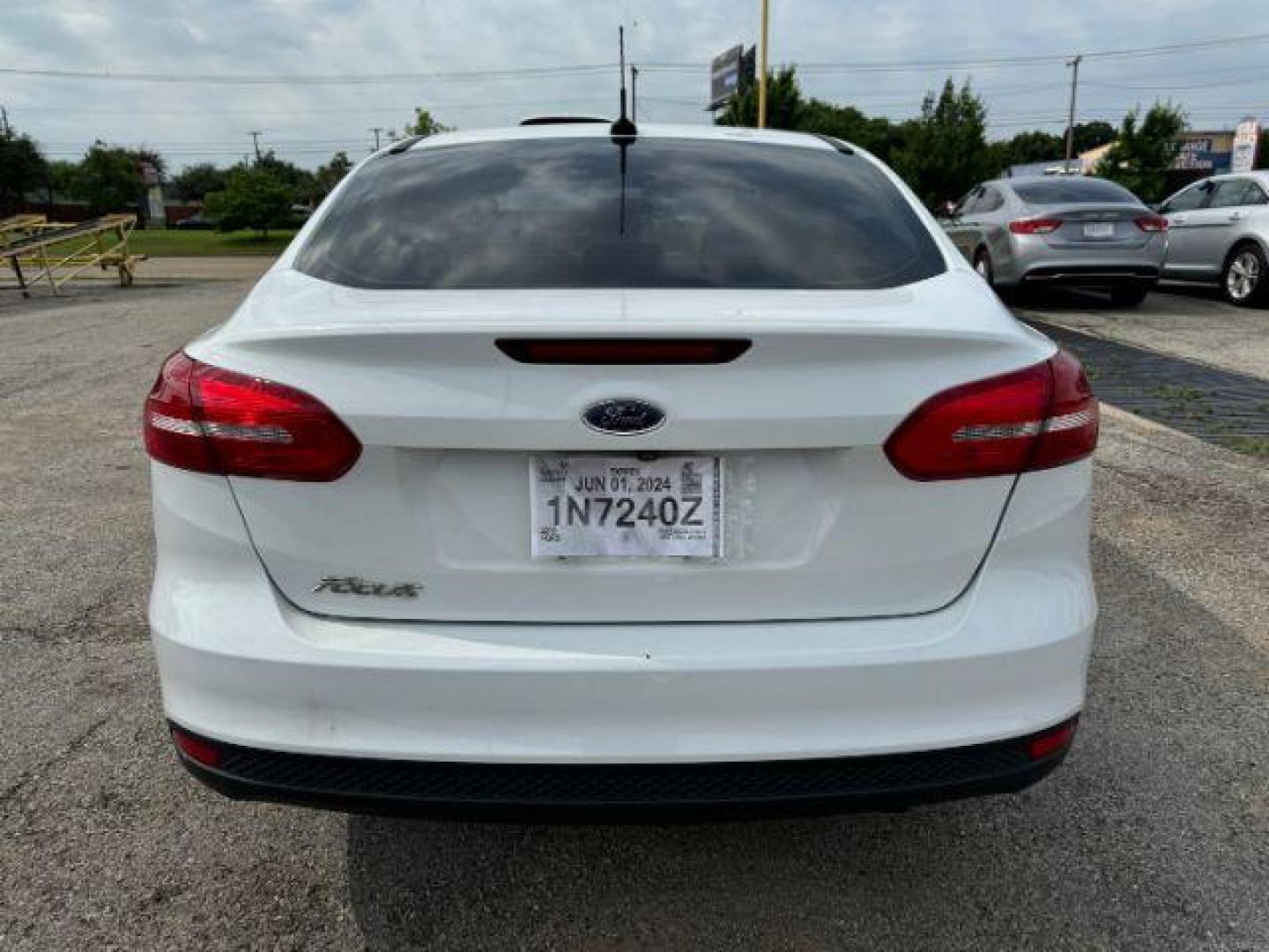 2018 WHITE Ford Focus S Sedan (1FADP3E2XJL) with an 2.0L L4 DOHC 16V engine, stand transmission, located at 2715 W Pioneer Pkwy, Arlington, TX, 76013, (817) 265-9009, 32.710262, -97.153236 - Photo#8