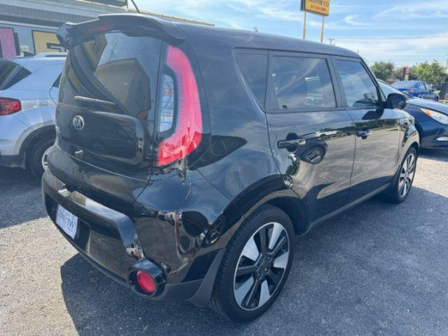 2014 BLACK Kia Soul ! (KNDJX3A52E7) with an 2.0L L4 DOHC 16V engine, 6-Speed Automatic transmission, located at 2715 W Pioneer Pkwy, Arlington, TX, 76013, (817) 265-9009, 32.710262, -97.153236 - Photo#5