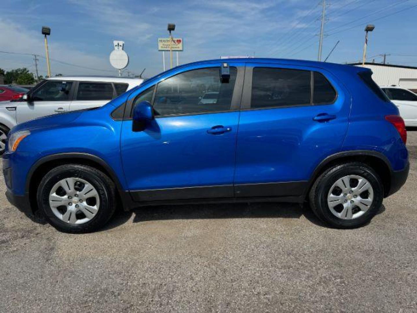 2016 BLUE Chevrolet Trax LS FWD (KL7CJKSB8GB) with an 1.4L L4 DOHC 16V engine, 6-Speed Automatic transmission, located at 2715 W Pioneer Pkwy, Arlington, TX, 76013, (817) 265-9009, 32.710262, -97.153236 - Photo#2