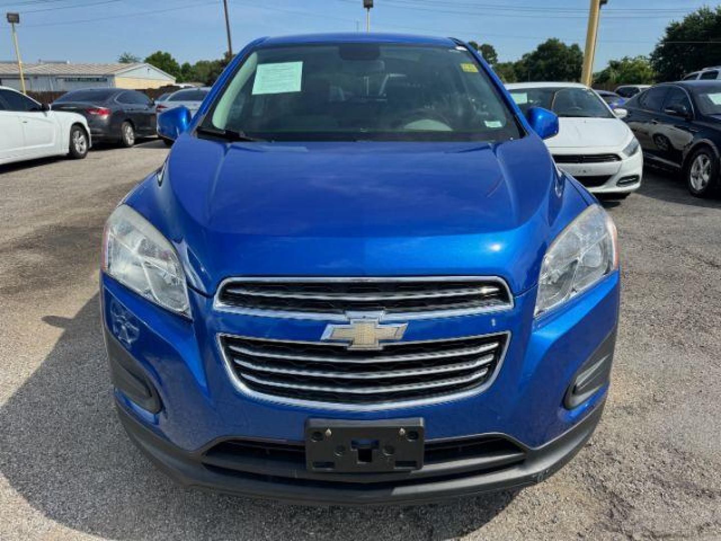 2016 BLUE Chevrolet Trax LS FWD (KL7CJKSB8GB) with an 1.4L L4 DOHC 16V engine, 6-Speed Automatic transmission, located at 2715 W Pioneer Pkwy, Arlington, TX, 76013, (817) 265-9009, 32.710262, -97.153236 - Photo#4