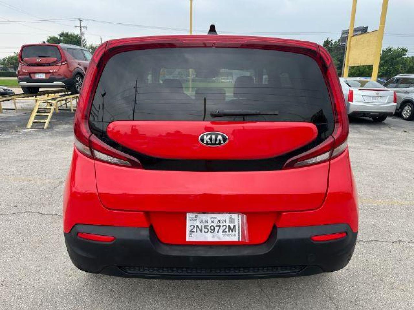 2021 RED Kia Soul S (KNDJ23AU2M7) with an 2.0L L4 DOHC 16V engine, Continuously Variable Transmission transmission, located at 2715 W Pioneer Pkwy, Arlington, TX, 76013, (817) 265-9009, 32.710262, -97.153236 - Photo#8