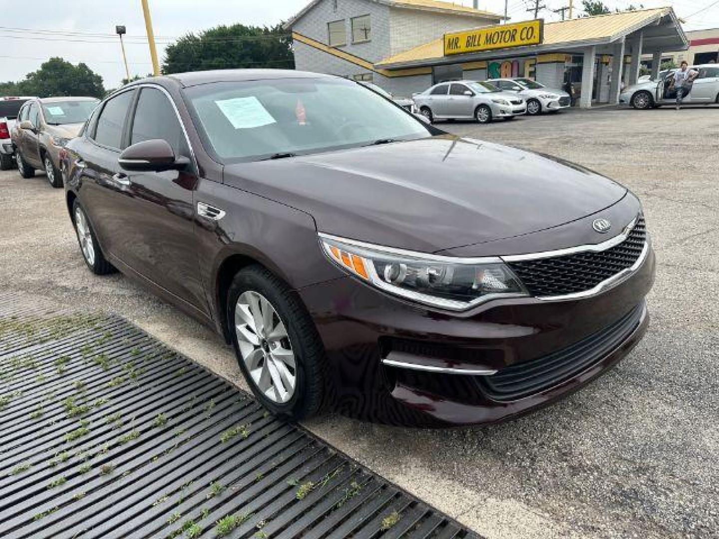 2018 PURPLE Kia Optima LX (5XXGT4L36JG) with an 2.4L L4 DOHC 16V engine, 6-Speed Automatic transmission, located at 2715 W Pioneer Pkwy, Arlington, TX, 76013, (817) 265-9009, 32.710262, -97.153236 - Photo#6