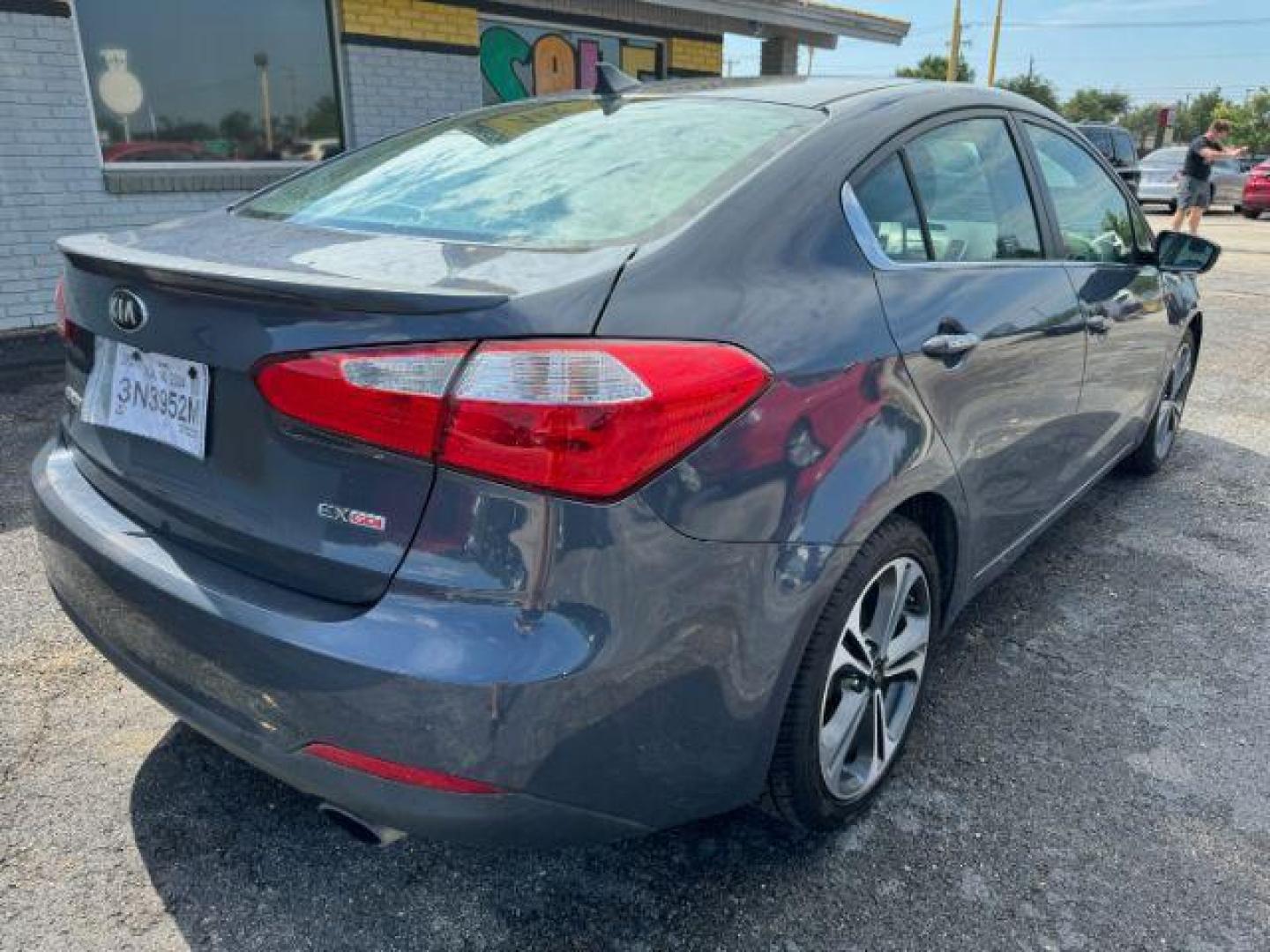 2015 GRAY Kia Forte EX (KNAFX4A85F5) with an 2.0L L4 DOHC 16V engine, 6-Speed Automatic transmission, located at 2715 W Pioneer Pkwy, Arlington, TX, 76013, (817) 265-9009, 32.710262, -97.153236 - Photo#6