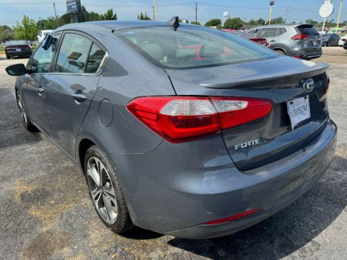 2015 GRAY Kia Forte EX (KNAFX4A85F5) with an 2.0L L4 DOHC 16V engine, 6-Speed Automatic transmission, located at 2715 W Pioneer Pkwy, Arlington, TX, 76013, (817) 265-9009, 32.710262, -97.153236 - Photo#8