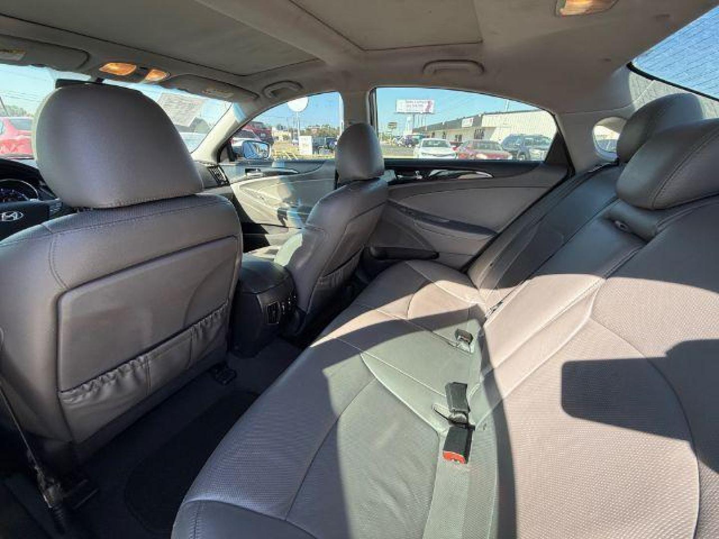 2013 SILVER Hyundai Sonata Limited Auto (5NPEC4AB4DH) with an 2.0L L4 DOHC 16V engine, 6-Speed Automatic transmission, located at 2715 W Pioneer Pkwy, Arlington, TX, 76013, (817) 265-9009, 32.710262, -97.153236 - Photo#11