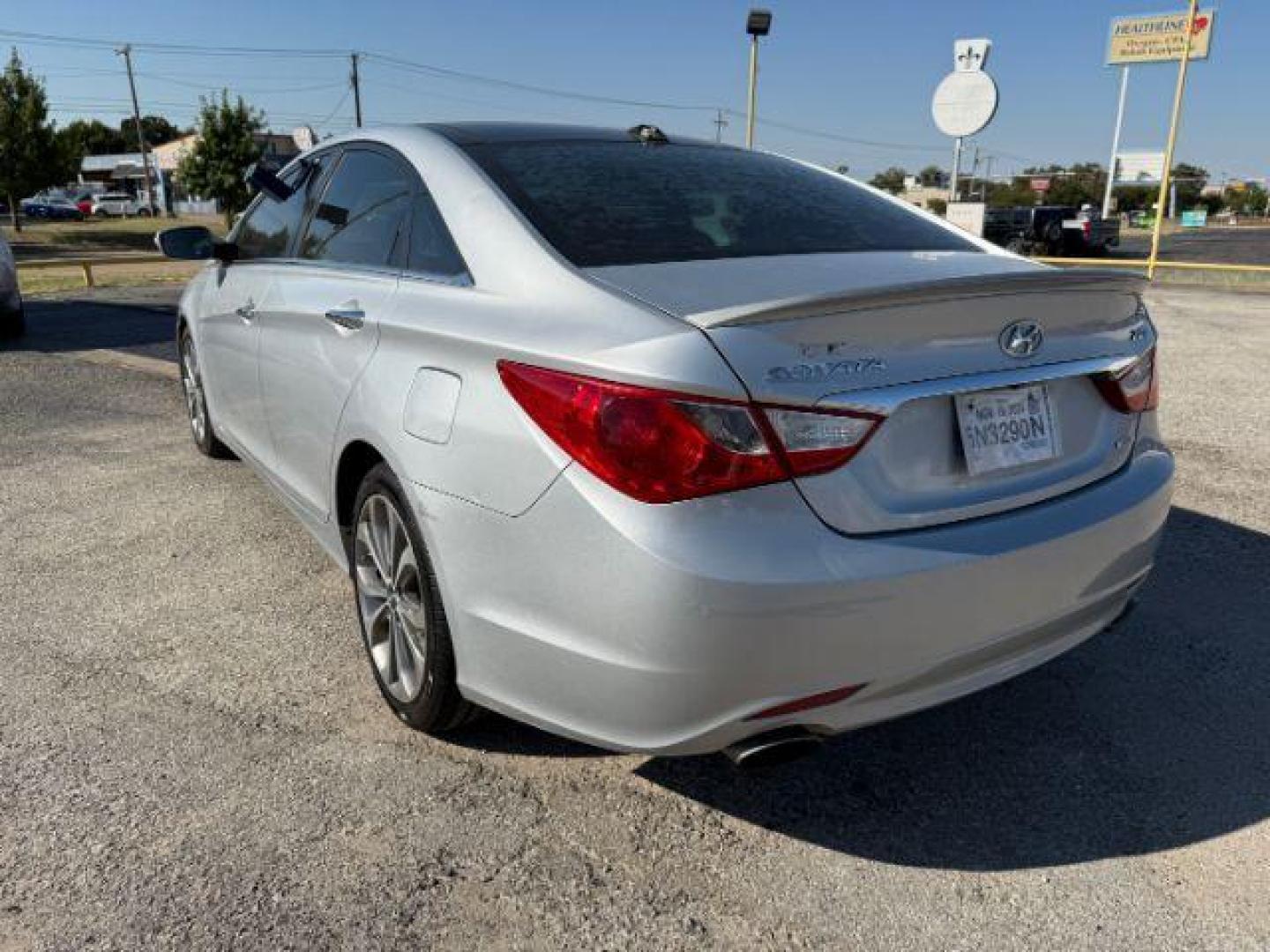 2013 SILVER Hyundai Sonata Limited Auto (5NPEC4AB4DH) with an 2.0L L4 DOHC 16V engine, 6-Speed Automatic transmission, located at 2715 W Pioneer Pkwy, Arlington, TX, 76013, (817) 265-9009, 32.710262, -97.153236 - Photo#8