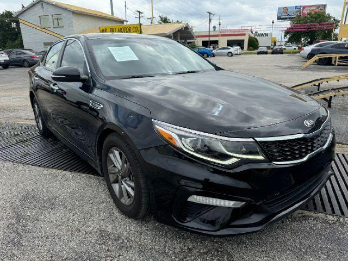 2019 BLACK Kia Optima LX (5XXGT4L37KG) with an 2.4L L4 DOHC 16V engine, 6-Speed Automatic transmission, located at 2715 W Pioneer Pkwy, Arlington, TX, 76013, (817) 265-9009, 32.710262, -97.153236 - Photo#5