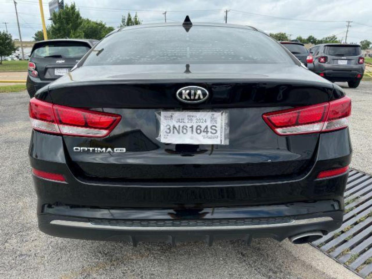 2019 BLACK Kia Optima LX (5XXGT4L37KG) with an 2.4L L4 DOHC 16V engine, 6-Speed Automatic transmission, located at 2715 W Pioneer Pkwy, Arlington, TX, 76013, (817) 265-9009, 32.710262, -97.153236 - Photo#7