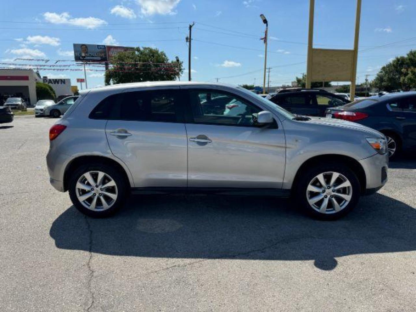 2015 SILVER Mitsubishi Outlander Sport ES 2WD (4A4AP3AU7FE) with an 2.0L L4 DOHC 16V engine, Continuously Variabl transmission, located at 2715 W Pioneer Pkwy, Arlington, TX, 76013, (817) 265-9009, 32.710262, -97.153236 - Photo#23