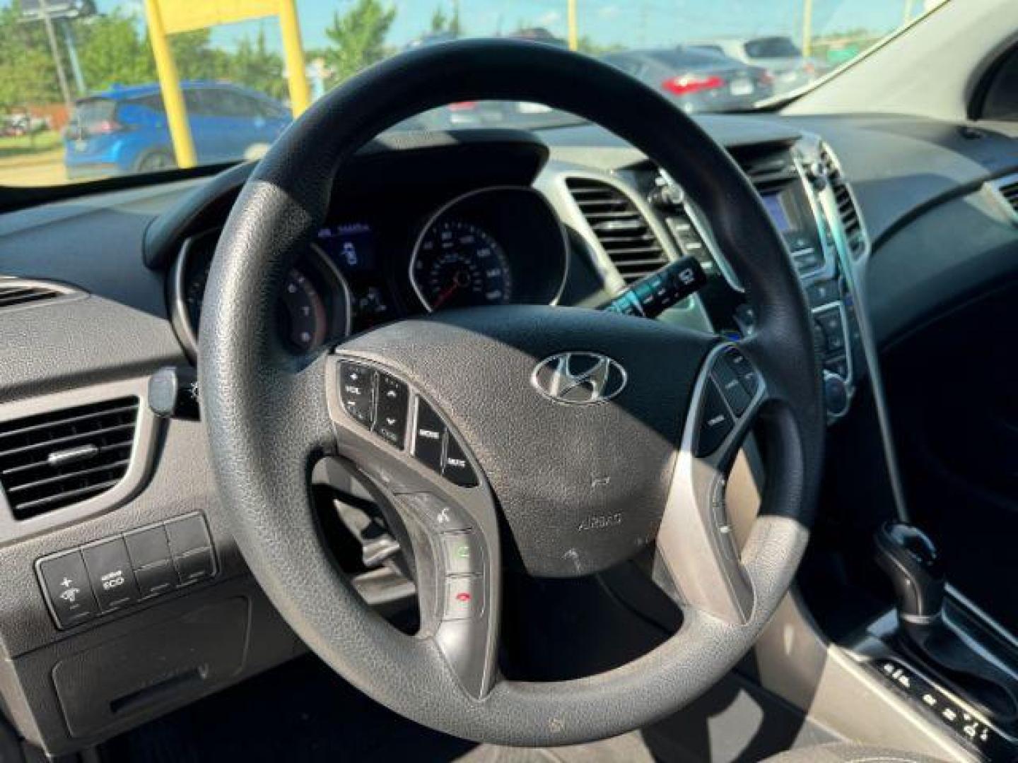 2017 WHITE Hyundai Elantra GT A/T (KMHD35LH8HU) with an 2.0L L4 16V DOHC engine, 6-Speed Automatic transmission, located at 2715 W Pioneer Pkwy, Arlington, TX, 76013, (817) 265-9009, 32.710262, -97.153236 - Photo#15