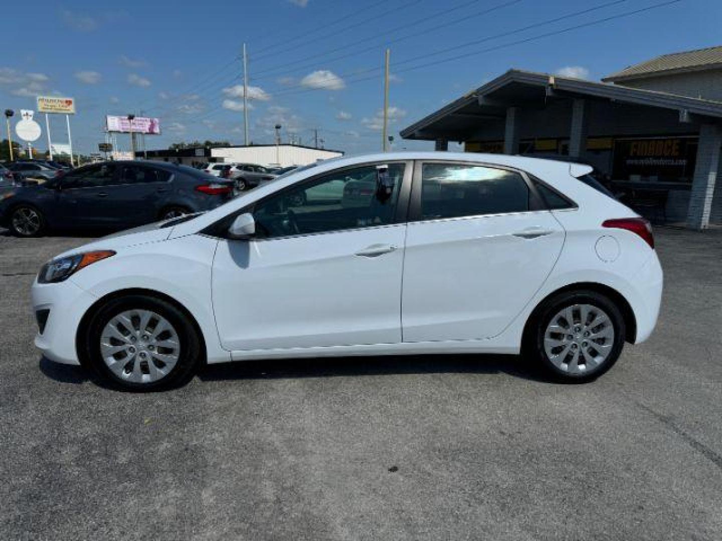 2017 WHITE Hyundai Elantra GT A/T (KMHD35LH8HU) with an 2.0L L4 16V DOHC engine, 6-Speed Automatic transmission, located at 2715 W Pioneer Pkwy, Arlington, TX, 76013, (817) 265-9009, 32.710262, -97.153236 - Photo#2