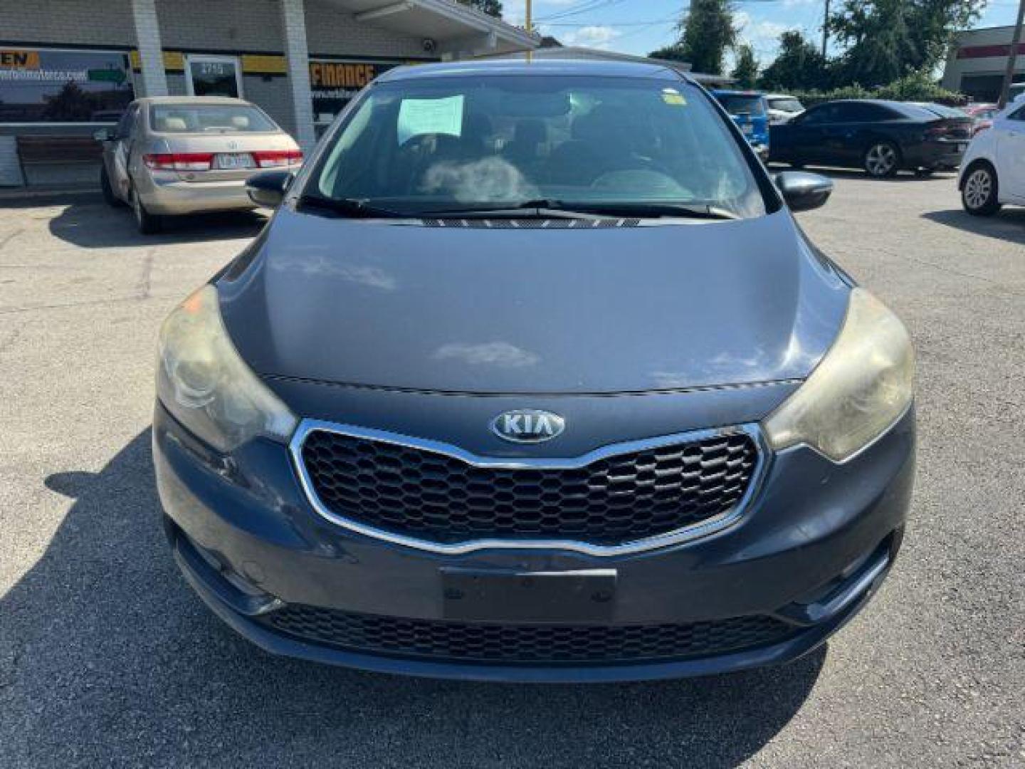 2015 GRAY Kia Forte EX (KNAFX4A83F5) with an 2.0L L4 DOHC 16V engine, 6-Speed Automatic transmission, located at 2715 W Pioneer Pkwy, Arlington, TX, 76013, (817) 265-9009, 32.710262, -97.153236 - Photo#4