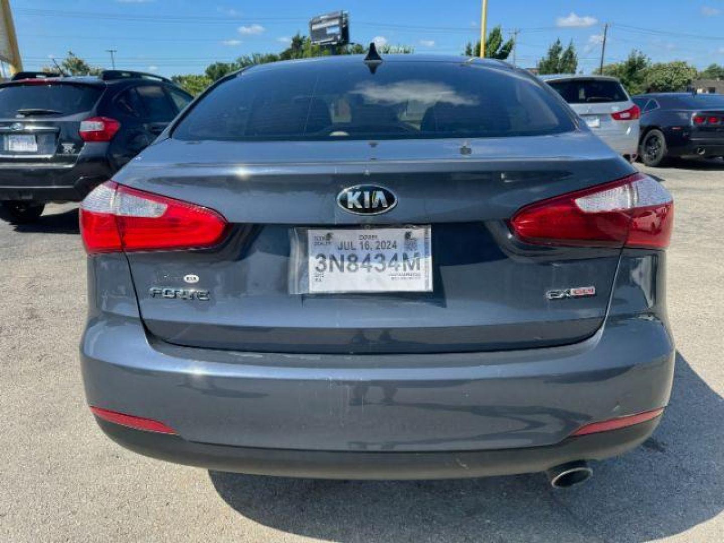 2015 GRAY Kia Forte EX (KNAFX4A83F5) with an 2.0L L4 DOHC 16V engine, 6-Speed Automatic transmission, located at 2715 W Pioneer Pkwy, Arlington, TX, 76013, (817) 265-9009, 32.710262, -97.153236 - Photo#7