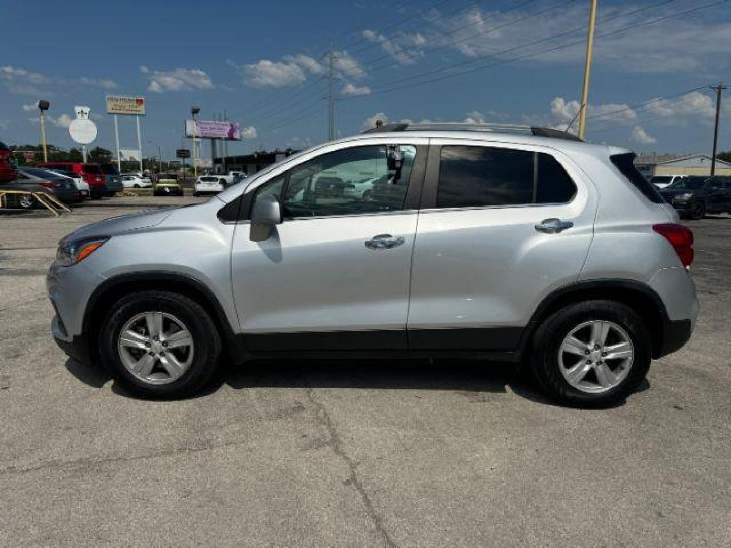 2020 SILVER Chevrolet Trax LT FWD (KL7CJLSB7LB) with an 1.4L L4 DOHC 16V engine, 6-Speed Automatic transmission, located at 2715 W Pioneer Pkwy, Arlington, TX, 76013, (817) 265-9009, 32.710262, -97.153236 - Photo#2