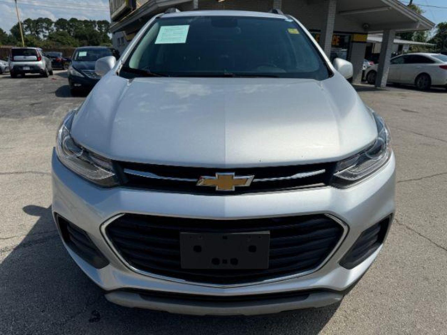 2020 SILVER Chevrolet Trax LT FWD (KL7CJLSB7LB) with an 1.4L L4 DOHC 16V engine, 6-Speed Automatic transmission, located at 2715 W Pioneer Pkwy, Arlington, TX, 76013, (817) 265-9009, 32.710262, -97.153236 - Photo#4