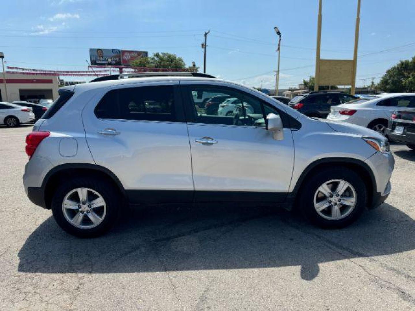 2020 SILVER Chevrolet Trax LT FWD (KL7CJLSB7LB) with an 1.4L L4 DOHC 16V engine, 6-Speed Automatic transmission, located at 2715 W Pioneer Pkwy, Arlington, TX, 76013, (817) 265-9009, 32.710262, -97.153236 - Photo#6