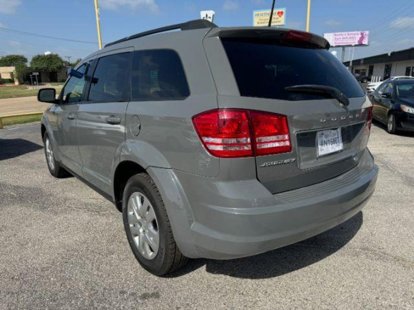 2019 GRAY Dodge Journey SE Value Package (3C4PDCAB2KT) with an 2.4L L4 DOHC 16V engine, 6-Speed Automatic transmission, located at 2715 W Pioneer Pkwy, Arlington, TX, 76013, (817) 265-9009, 32.710262, -97.153236 - Photo#9