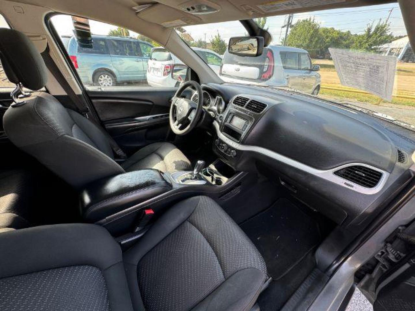 2019 GRAY Dodge Journey SE Value Package (3C4PDCAB2KT) with an 2.4L L4 DOHC 16V engine, 6-Speed Automatic transmission, located at 2715 W Pioneer Pkwy, Arlington, TX, 76013, (817) 265-9009, 32.710262, -97.153236 - Photo#11