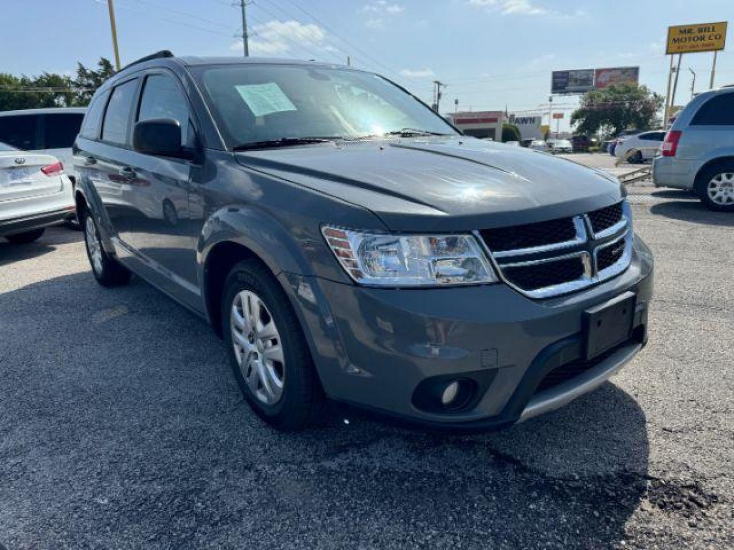 2019 GRAY Dodge Journey SE Value Package (3C4PDCAB2KT) with an 2.4L L4 DOHC 16V engine, 6-Speed Automatic transmission, located at 2715 W Pioneer Pkwy, Arlington, TX, 76013, (817) 265-9009, 32.710262, -97.153236 - Photo#5