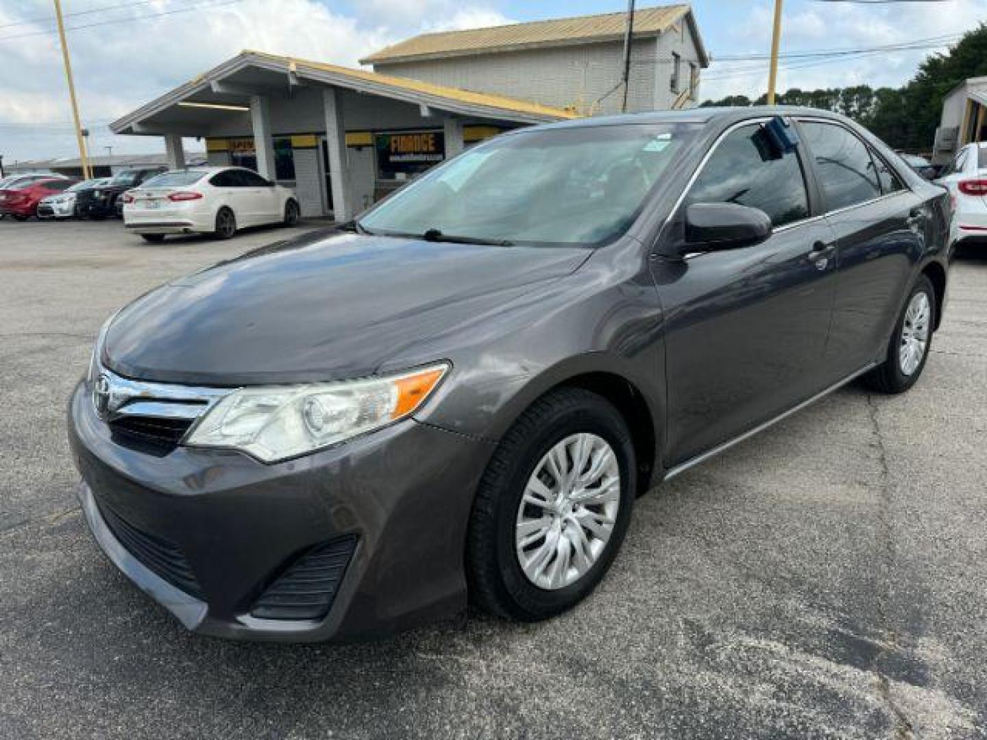 2012 GRAY Toyota Camry LE (4T4BF1FK5CR) with an 2.5L L4 DOHC 16V engine, 6-Speed Automatic transmission, located at 2715 W Pioneer Pkwy, Arlington, TX, 76013, (817) 265-9009, 32.710262, -97.153236 - Photo#3