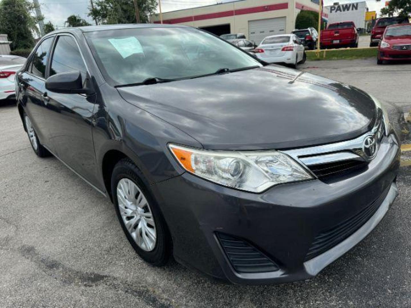 2012 GRAY Toyota Camry LE (4T4BF1FK5CR) with an 2.5L L4 DOHC 16V engine, 6-Speed Automatic transmission, located at 2715 W Pioneer Pkwy, Arlington, TX, 76013, (817) 265-9009, 32.710262, -97.153236 - Photo#5