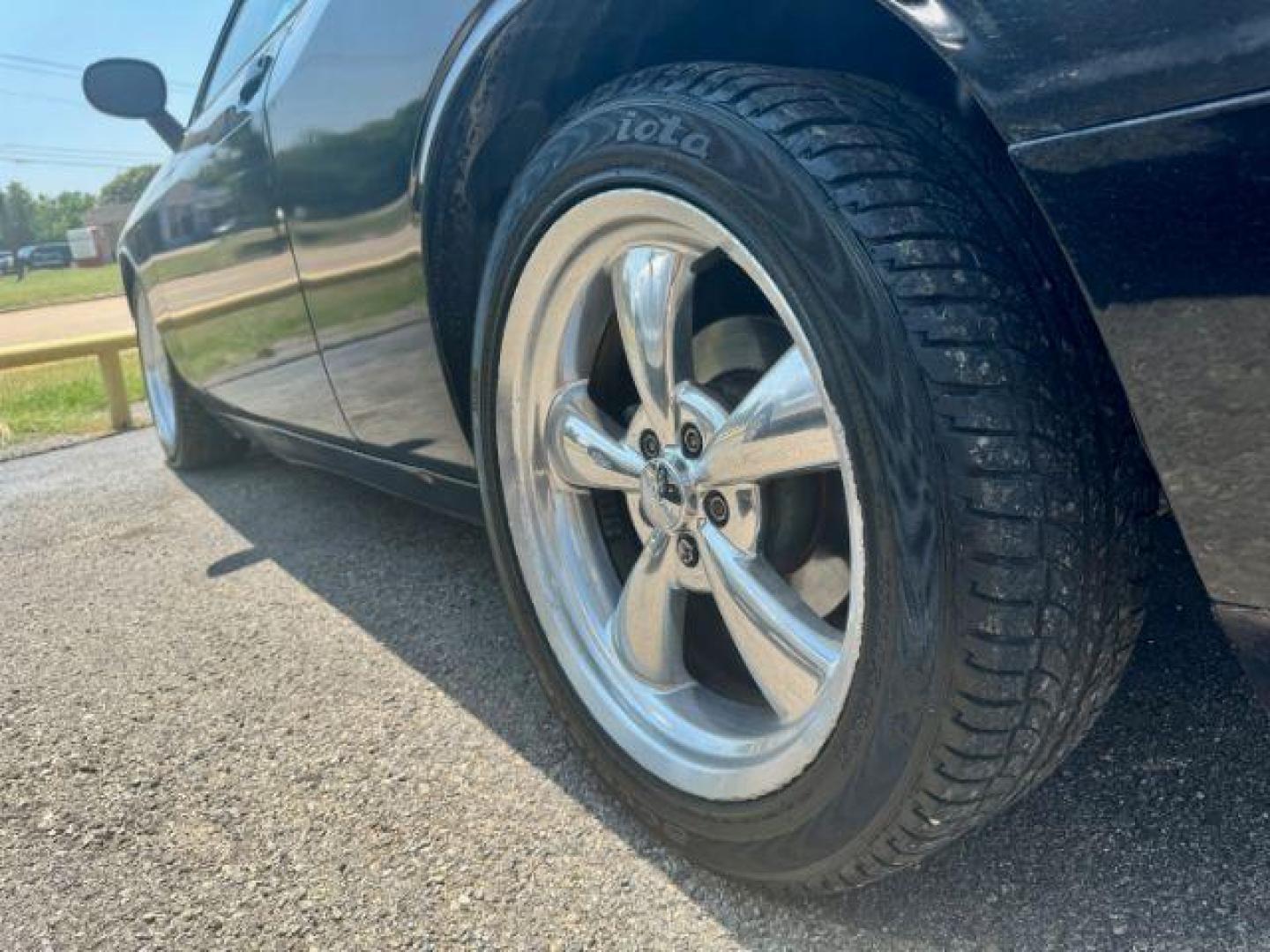 2012 BLACK Dodge Challenger SXT (2C3CDYAG7CH) with an 3.6L V6 DOHC 24V engine, 4-Speed Automatic transmission, located at 2715 W Pioneer Pkwy, Arlington, TX, 76013, (817) 265-9009, 32.710262, -97.153236 - Photo#8