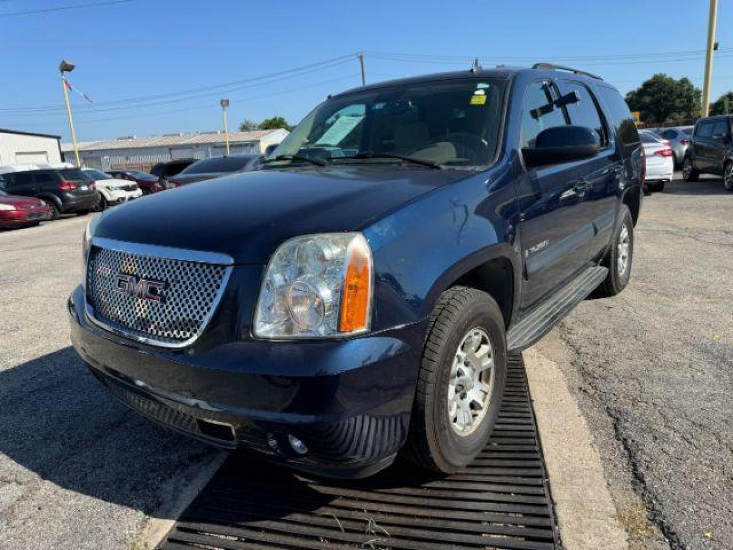 2007 BLUE GMC Yukon SLE-1 2WD (1GKFC13J97R) with an 5.3L V8 OHV 16V engine, 4-Speed Automatic transmission, located at 2715 W Pioneer Pkwy, Arlington, TX, 76013, (817) 265-9009, 32.710262, -97.153236 - Photo#3