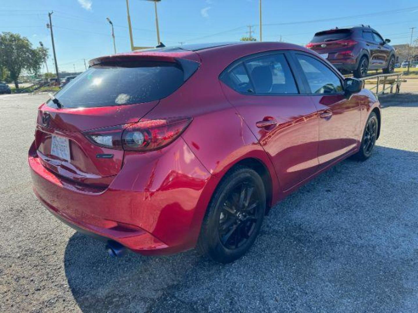 2017 RED Mazda MAZDA3 i Sport AT 5-Door (3MZBN1K75HM) with an 2.0L L4 DOHC 16V engine, 6-Speed Automatic transmission, located at 2715 W Pioneer Pkwy, Arlington, TX, 76013, (817) 265-9009, 32.710262, -97.153236 - Photo#7