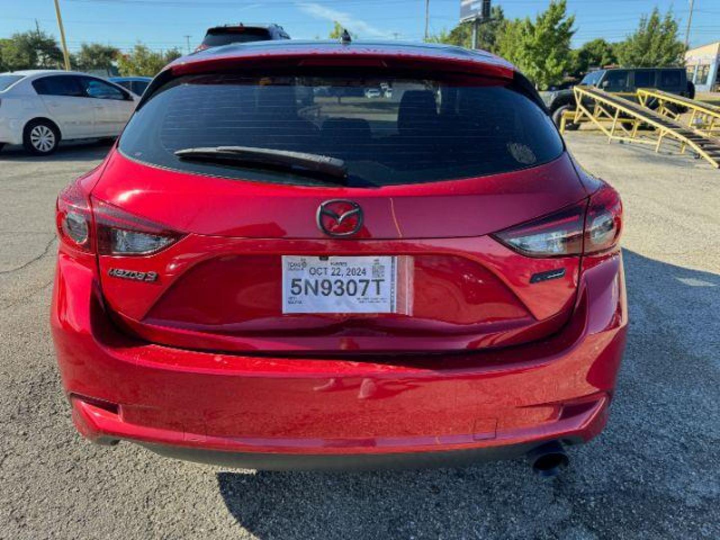 2017 RED Mazda MAZDA3 i Sport AT 5-Door (3MZBN1K75HM) with an 2.0L L4 DOHC 16V engine, 6-Speed Automatic transmission, located at 2715 W Pioneer Pkwy, Arlington, TX, 76013, (817) 265-9009, 32.710262, -97.153236 - Photo#8