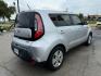 2015 SILVER Kia Soul Base (KNDJN2A2XF7) with an 1.6L L4 DOHC 16V engine, located at 2715 W Pioneer Pkwy, Arlington, TX, 76013, (817) 265-9009, 32.710262, -97.153236 - Photo#6